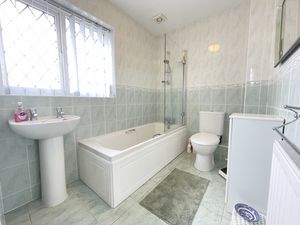 FINCH DRIVE- click for photo gallery